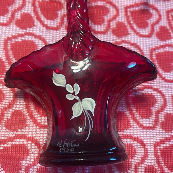 Westmoreland Heart Shaped Ruby Red , Hand Painted and signed
3 piece set - Picture 9 of 9